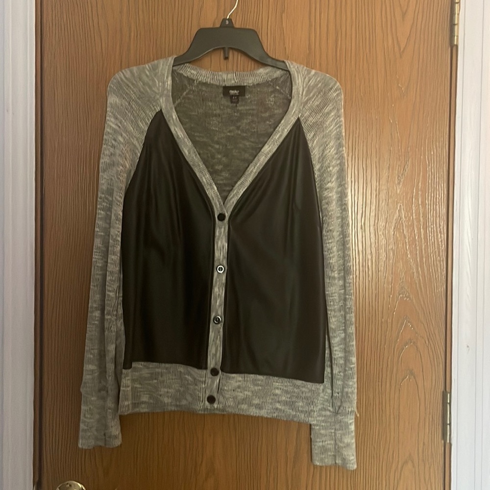 Black and gray sweater